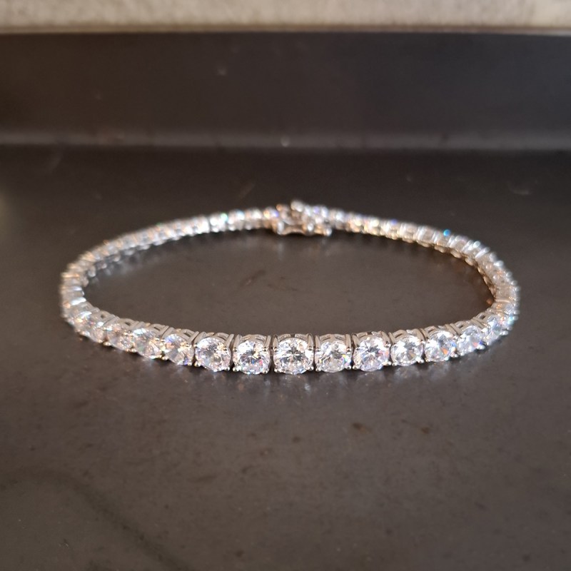 tennis bracelet